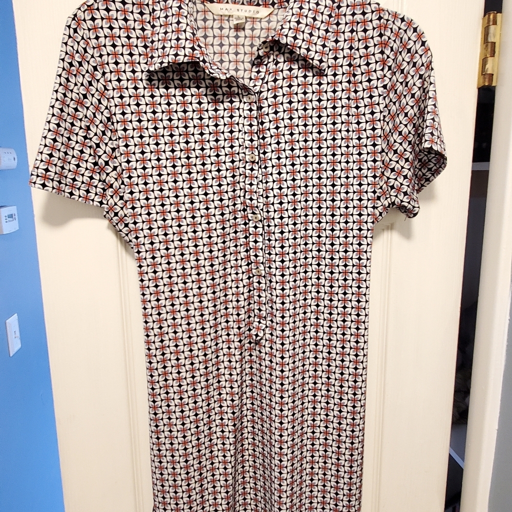 Spring dress - Picture 2 of 4